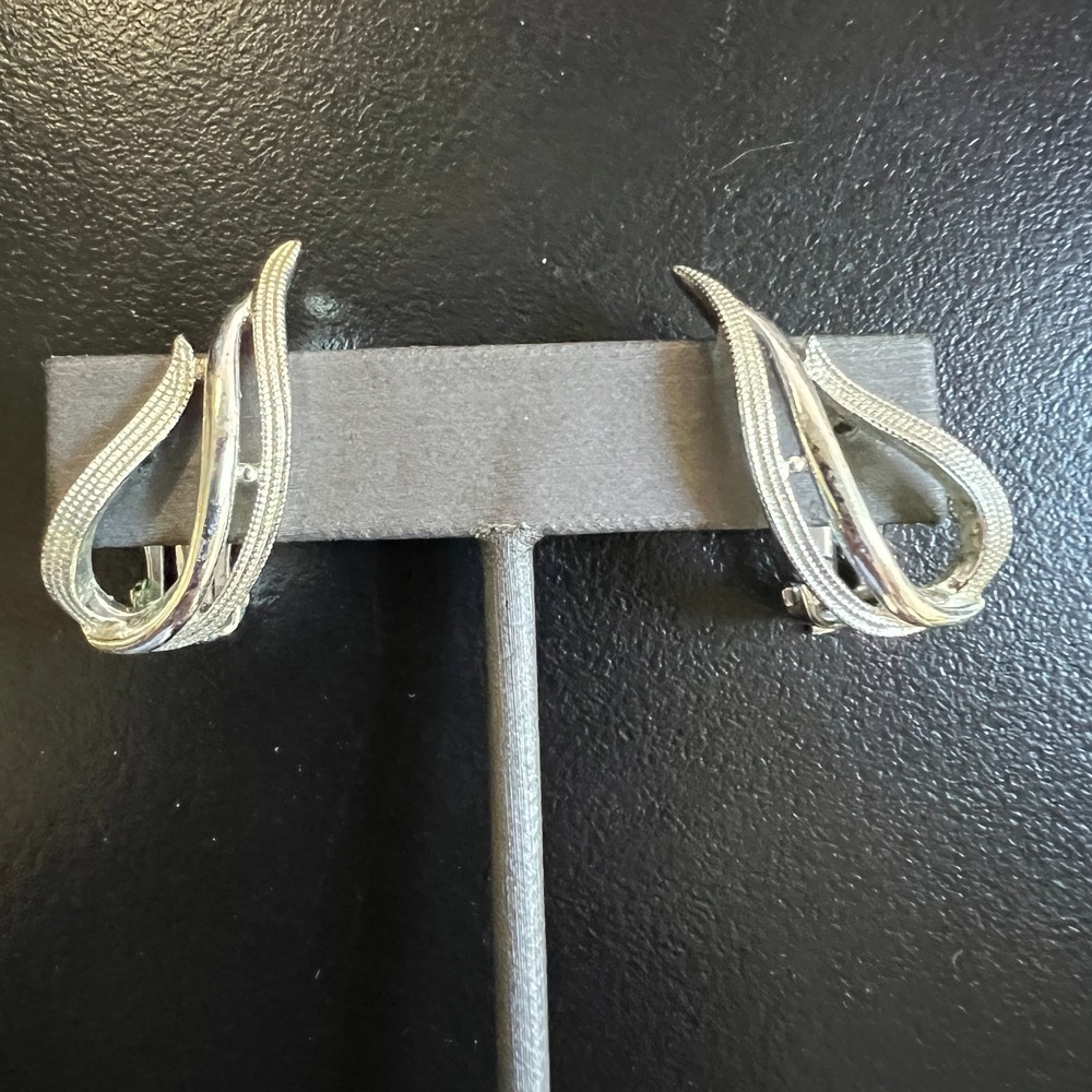 Vintage Sarah Coventry Clip On Earrings Silver Tone Sculptural Modernist